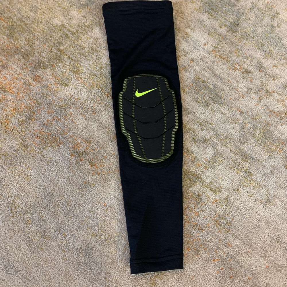Nike pro combat arm sleeve s/m
